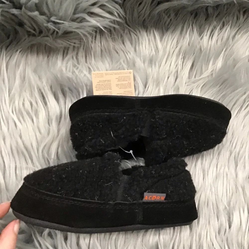 Acorn Sherpa fleece black kids slippers